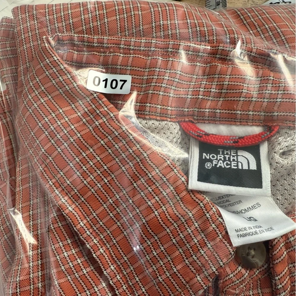 The North Face‎ Orange Checkered Shirt Men’s Size L Hiking Fishing Adventure